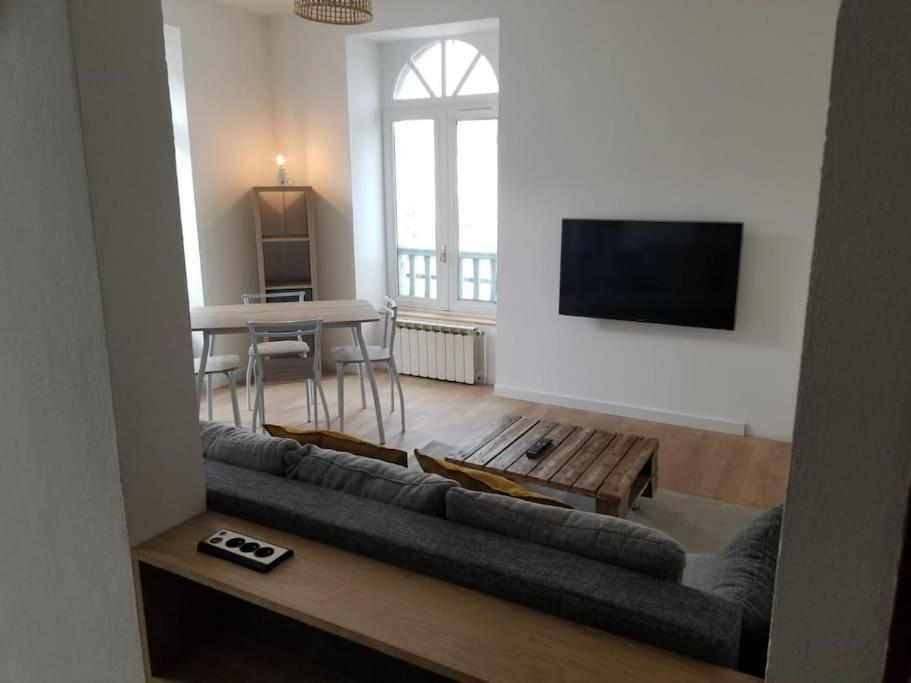 Appartement Cosy Entierement Renove Bagneres-de-Bigorre Bagian luar foto